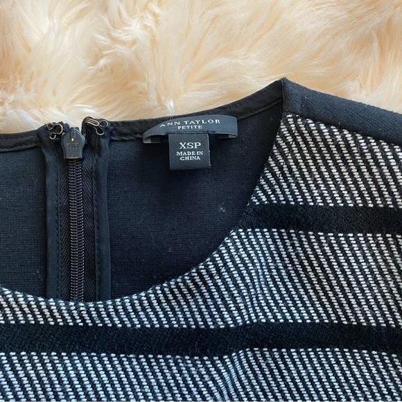 Ann Taylor striped shift dress short sleeve black white petite - Picture 4 of 7